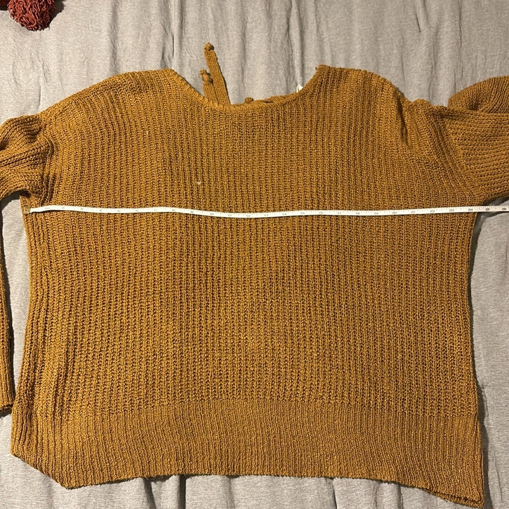 Yellow Sweater - Picture 6 of 7